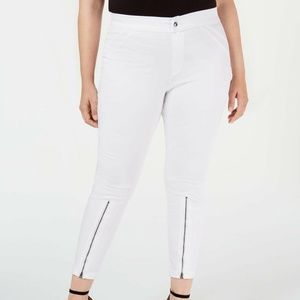 (NWT) Hue Women's Extreme Zip Hem Leggings, White Sizes XS or S